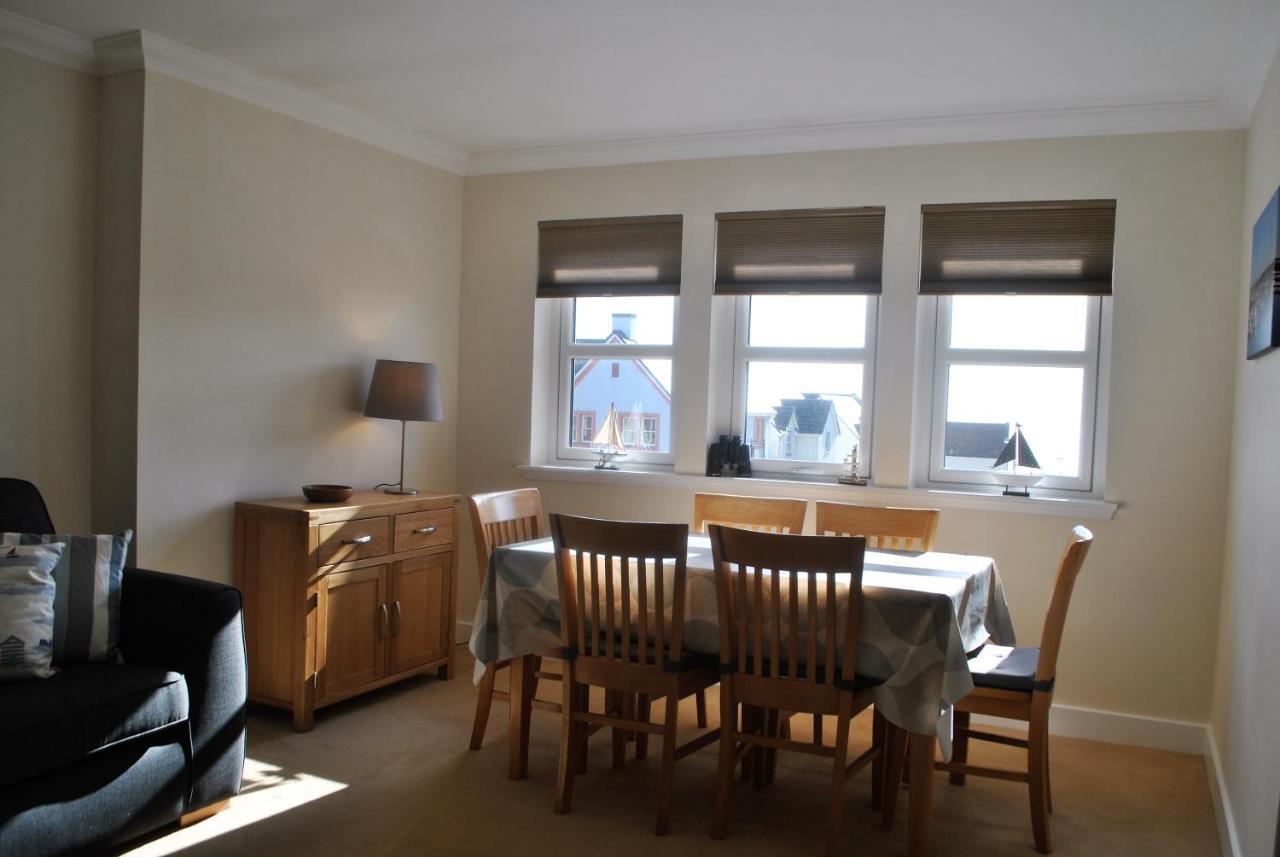 Forth View- Stylish Upper With Sea Views Apartment