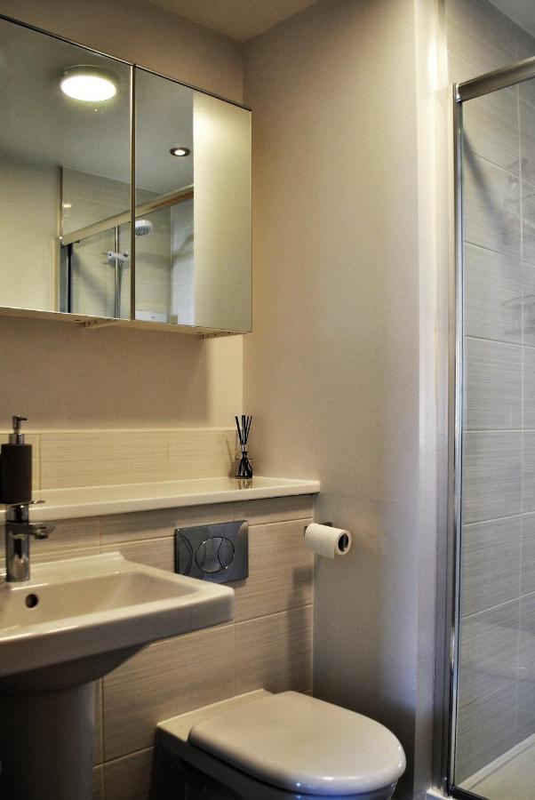 Forth View- Stylish Upper With Sea Views Apartment *