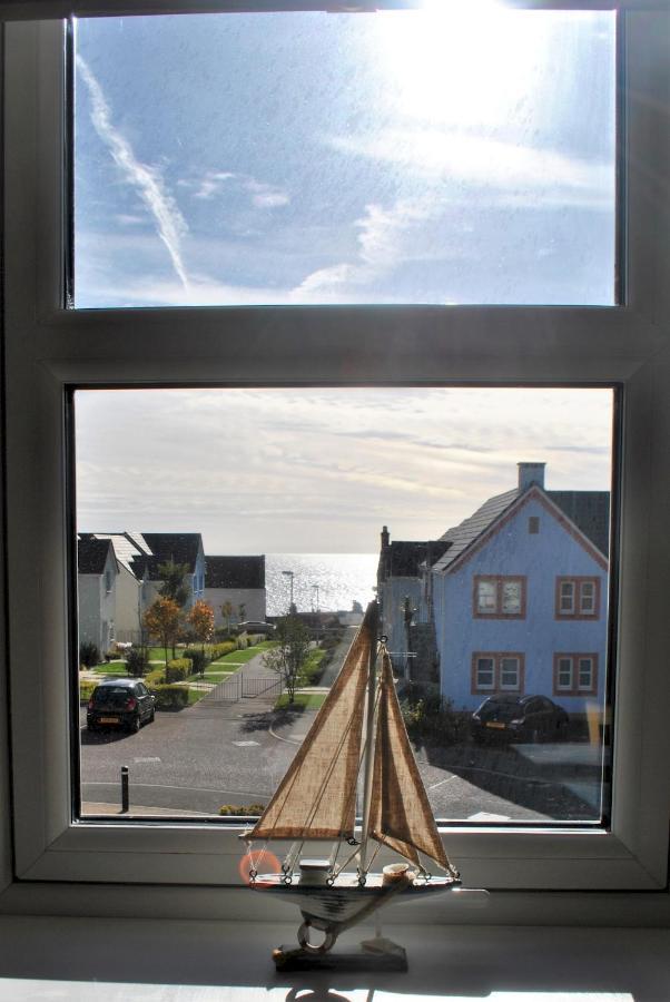 Forth View- Stylish Upper With Sea Views Anstruther
