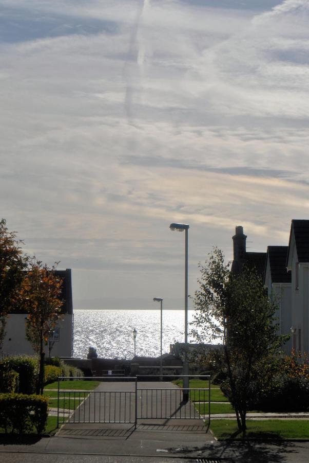 Forth View- Stylish Upper With Sea Views